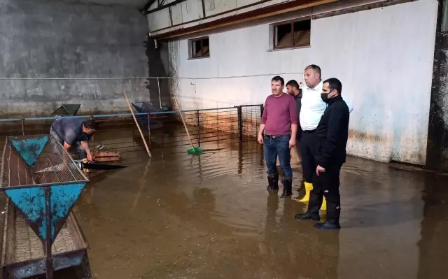 Afyonkarahisar'da 20 ev ve 10 ahırı sel bastı Afyonkarahisar'da 20 ev ve 10 ahırı sel bastı