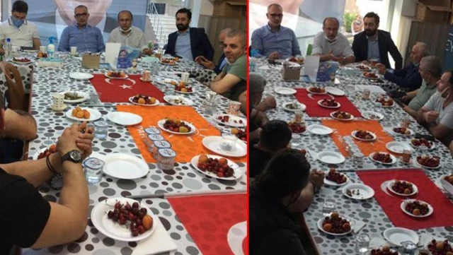 AK Parti'nin ilçe toplantısında Türk Bayrağı'nın üzerinde yemek yenildi! Skandal fotoğraflara tepki yağdı