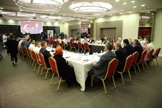 AK Parti Sakarya milletvekilleri basınla bir araya geldi