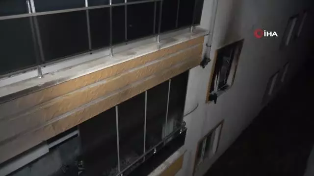 Apartmanda yangın paniği: 1'i bebek 4 kişi dumandan etkilendi Apartmanda yangın paniği: 1'i bebek 4 kişi dumandan etkilendi