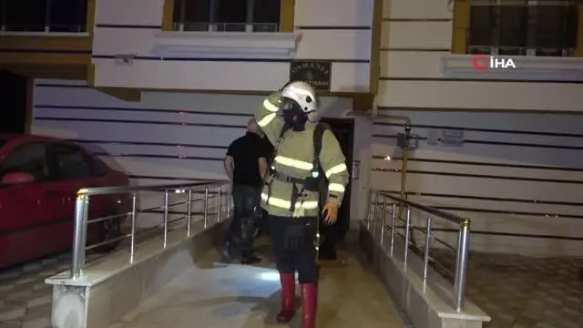 Apartmanda yangın paniği: 1'i bebek 4 kişi dumandan etkilendi