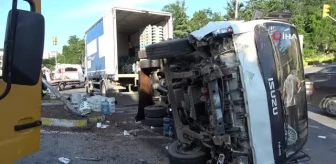 Beykoz'da kamyonetle otomobil çarpıştı: Biri bebek 4 yaralı