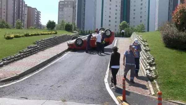 Beylikdüzü'nde direksiyon dersi aldığı otomobille takla attı, yaralandı