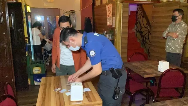 Bursa'da eğlence mekanına baskın: 17 kişiye 53 bin 550 TL ceza
