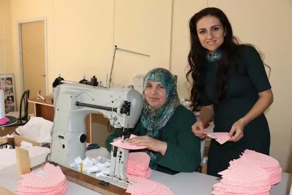 DİLEK ÖĞRETMEN'İN KÖYDEN DÜNYAYA UZANAN BAŞARISI KİTAP OLDU DİLEK ÖĞRETMEN'İN KÖYDEN DÜNYAYA UZANAN BAŞARISI KİTAP OLDU