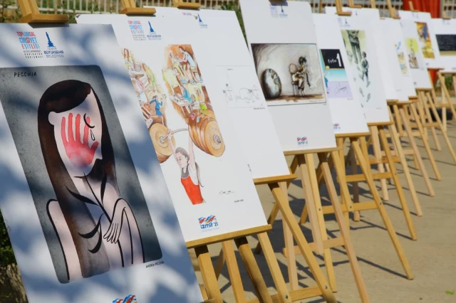 Efes'te eşitlikçi karikatür sergisi açıldı
