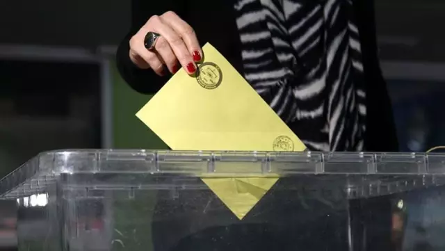 HDP kapatılırsa oylar kime gidecek? Ünlü anketçi son araştırmalarından çıkan sonuçları paylaştı HDP kapatılırsa oylar kime gidecek? Ünlü anketçi son araştırmalarından çıkan sonuçları paylaştı
