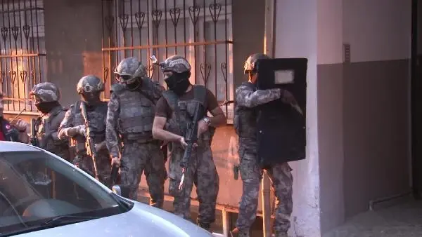 Son dakika gündem: İstanbul'da 6 ilçede uyuşturucu şebekesine operasyon: 32 şüpheli gözaltında