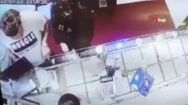 İstanbul'da 'müşteri' kılığında girdikleri otellerde turistleri soyan yabancı hırsızlar yakalandı