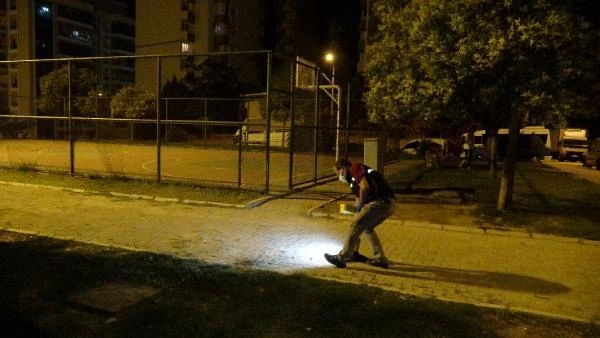 Son dakika haber! İzmir'de kendisini uyaran polis memuruna bıçakla saldırdı