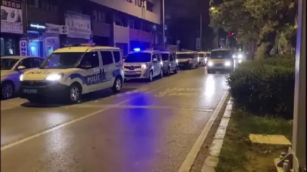 İZMİR'DE FETÖ/PDY OPERASYONU: 132 GÖZALTI KARARI