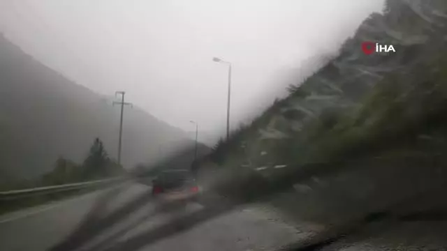 Karabük'te yıldırım düşme anını cep telefonu ile kaydetti
