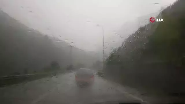 Karabük'te yıldırım düşme anını cep telefonu ile kaydetti