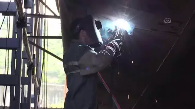 Karadenizli balıkçıların yıpranan tekneleri bakıma girdi