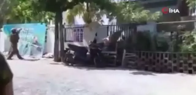 Myanmar'da protestocuların sığındığı eve roketatarlı saldırı iddiası Myanmar'da protestocuların sığındığı eve roketatarlı saldırı iddiası