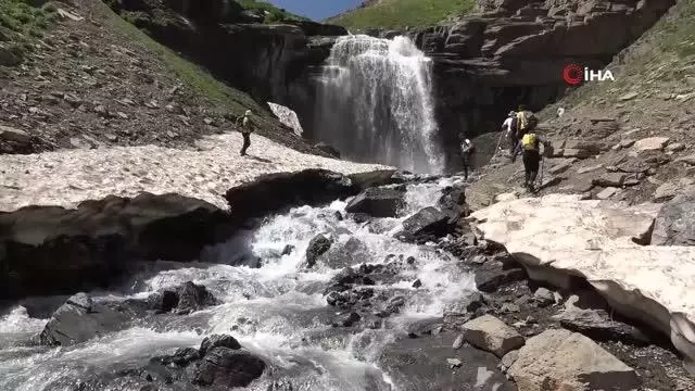 Orşe Şelalesi'ne ziyaretçi akını
