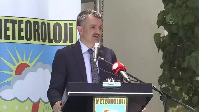 Pakdemirli: 'Bugünlerde kuraklığı yaşıyoruz, bununla ilgili gerekli tedbirleri aldık almaya da devam ediyoruz' Pakdemirli: 'Bugünlerde kuraklığı yaşıyoruz, bununla ilgili gerekli tedbirleri aldık almaya da devam ediyoruz'