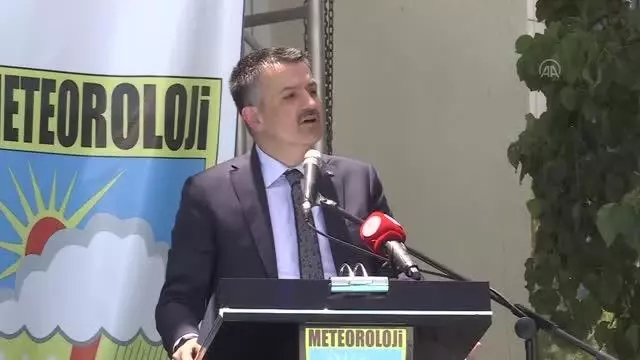 Pakdemirli: 'Tüm vatandaşlarımızın ve sektörlerin meteorolojik verilere anlık ulaşması içinde birçok uygulamayı devreye soktuk'