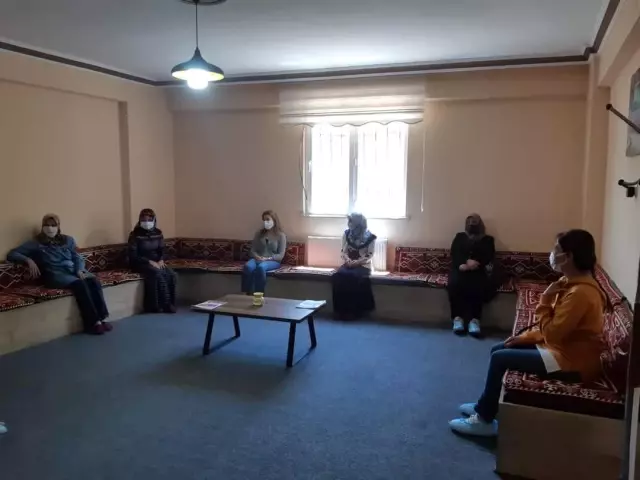 Şuhut'ta 'Çocuk İstismarına karşı Bilinçli Çocuk, Bilinçli Anne' semineri Şuhut'ta 'Çocuk İstismarına karşı Bilinçli Çocuk, Bilinçli Anne' semineri