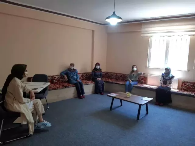 Şuhut'ta 'Çocuk İstismarına karşı Bilinçli Çocuk, Bilinçli Anne' semineri Şuhut'ta 'Çocuk İstismarına karşı Bilinçli Çocuk, Bilinçli Anne' semineri