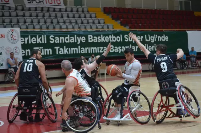 Tekerlekli Sandalye Basketbol Süper Ligi play-off yarı finalistleri belli oldu