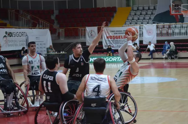 Tekerlekli Sandalye Basketbol Süper Ligi play-off yarı finalistleri belli oldu