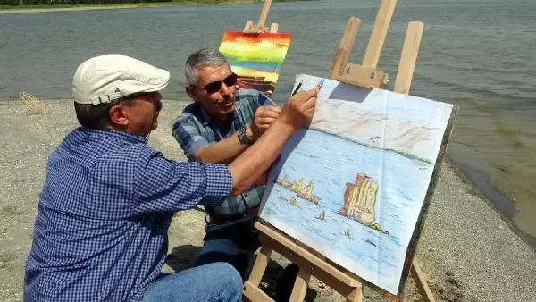 Son dakika haber! VAN GÖLÜ'NDE GÜN YÜZÜNE ÇIKAN MİKROBİYALİTLER RESSAMLARA İLHAM OLDU