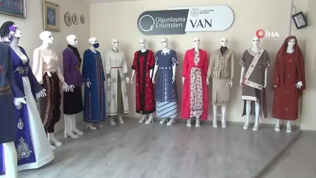 Son dakika! Van Kalesi'nde Urartu ve yöresel kıyafet defilesi hazırlığı