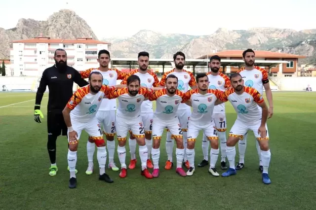 Amasyaspor 1968 futbolcuları galibiyeti oynayarak kutladı Amasyaspor 1968 futbolcuları galibiyeti oynayarak kutladı