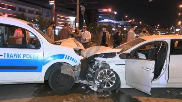 Son dakika haberleri | Aşırı süratli otomobilin alkollü sürücüsü polis noktasına daldı 2'si polis 4 yaralı - KAZA MOBESEDE