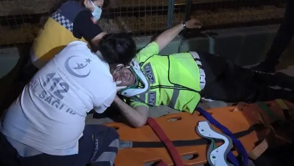 Son dakika haberleri | Aşırı süratli otomobilin alkollü sürücüsü polis noktasına daldı 2'si polis 4 yaralı - KAZA MOBESEDE