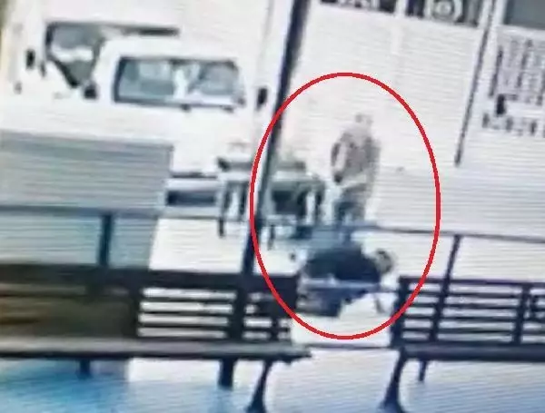 Bahçe duvarı nedeniyle tartıştığı komşusunu öldürdü (2) Bahçe duvarı nedeniyle tartıştığı komşusunu öldürdü (2)