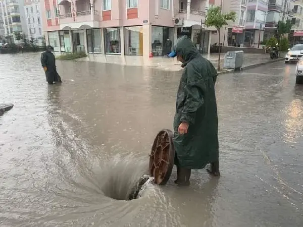 ÇORUM'DA SAĞANAĞIN ARDINDAN DOLU ETKİSİ