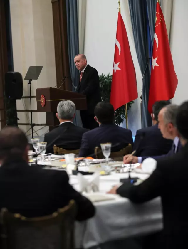 Son dakika haber... Cumhurbaşkanı Erdoğan, AK Partili belediye başkanlarıyla bir araya geldi Açıklaması