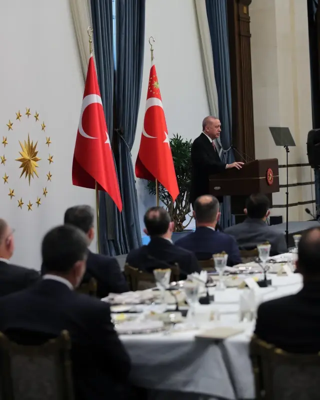 Son dakika haber... Cumhurbaşkanı Erdoğan, AK Partili belediye başkanlarıyla bir araya geldi Açıklaması