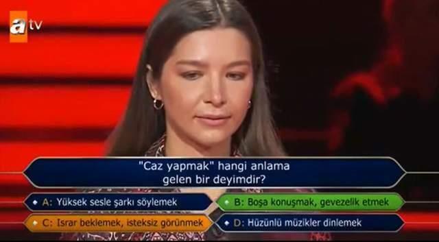Dakikalarca aldığı eğitimi anlatan yarışmacı, ilk soruda elenerek büyük hayal kırıklığı yarattı Dakikalarca aldığı eğitimi anlatan yarışmacı, ilk soruda elenerek büyük hayal kırıklığı yarattı
