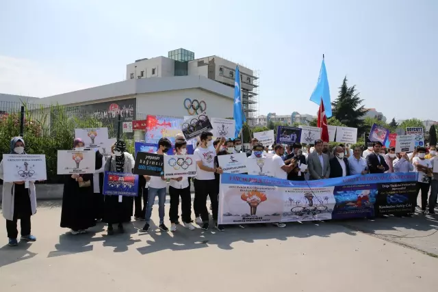Doğu Türkistan Spor ve Gelişim Derneğinden '2022 Pekin Kış Olimpiyatlarına hayır' protestosu Doğu Türkistan Spor ve Gelişim Derneğinden '2022 Pekin Kış Olimpiyatlarına hayır' protestosu