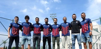 Düzcespor'da 8 futbolcu sözleşme imzaladı