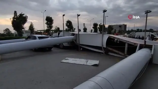 Fırtına sokakları savaş alanına çevirdi