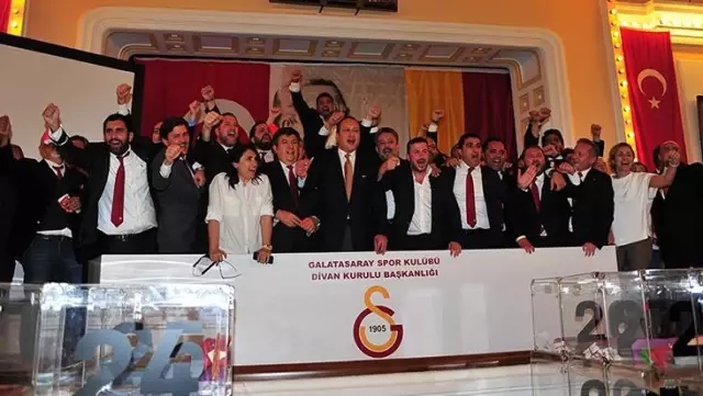 Galatasaray yönetiminden çarpıcı sosyal medya kararı! Şahsi hesaplardan açıklama yapılmayacak Galatasaray yönetiminden çarpıcı sosyal medya kararı! Şahsi hesaplardan açıklama yapılmayacak
