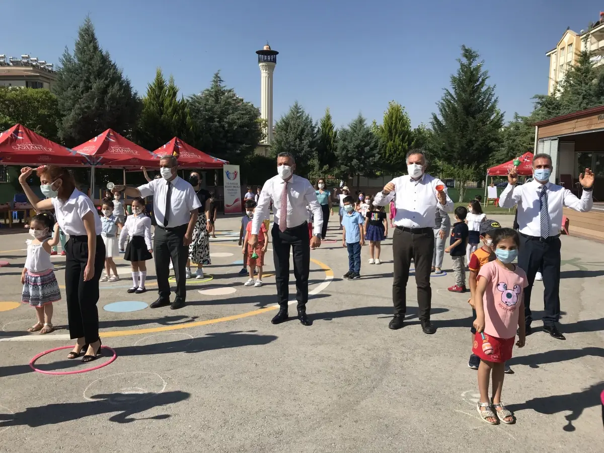 Gaziantep'te öğrenciler telafi eğitimine hazırlanıyor