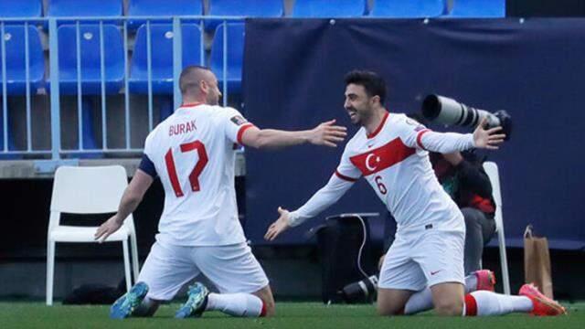 Hakan Çalhanoğlu'nu kaptıran Milan, Milli Takım'ın golcüsü Burak Yılmaz'ı markaja aldı Hakan Çalhanoğlu'nu kaptıran Milan, Milli Takım'ın golcüsü Burak Yılmaz'ı markaja aldı