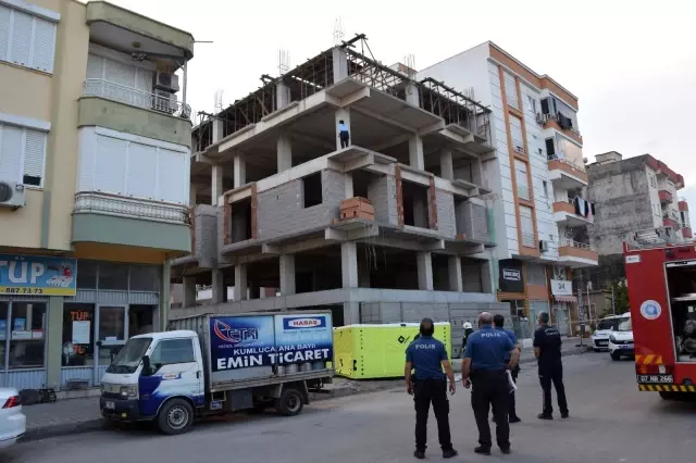 İntihara kalkışan kadını görenler, cep telefonunu alıp olay yerine koştu İntihara kalkışan kadını görenler, cep telefonunu alıp olay yerine koştu