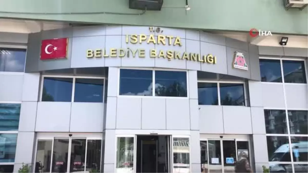 Isparta'da belediye ve kent meydanına aşı istasyonu kuruldu