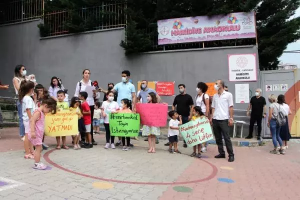 KAĞITHANE'DE ÖĞRENCİ VE VELİLERDEN 'ERKEN' TAYİN PROTESTOSU