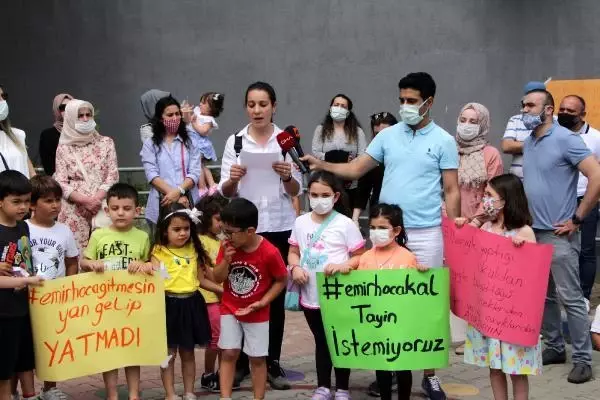 KAĞITHANE'DE ÖĞRENCİ VE VELİLERDEN 'ERKEN' TAYİN PROTESTOSU
