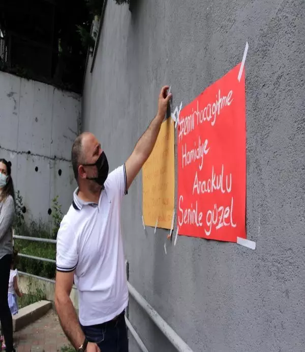 KAĞITHANE'DE ÖĞRENCİ VE VELİLERDEN 'ERKEN' TAYİN PROTESTOSU