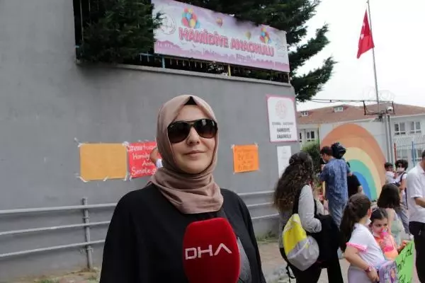 KAĞITHANE'DE ÖĞRENCİ VE VELİLERDEN 'ERKEN' TAYİN PROTESTOSU