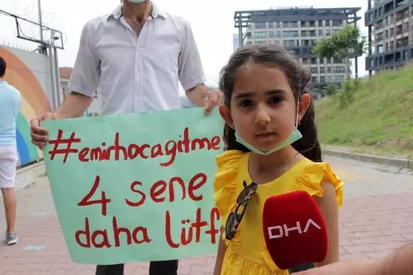 KAĞITHANE'DE ÖĞRENCİ VE VELİLERDEN 'ERKEN' TAYİN PROTESTOSU