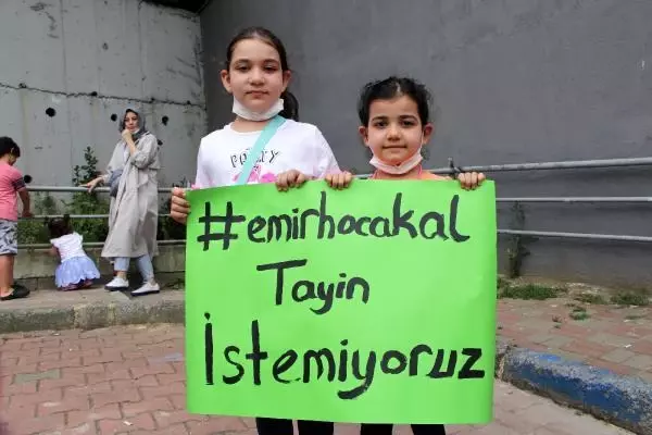KAĞITHANE'DE ÖĞRENCİ VE VELİLERDEN 'ERKEN' TAYİN PROTESTOSU